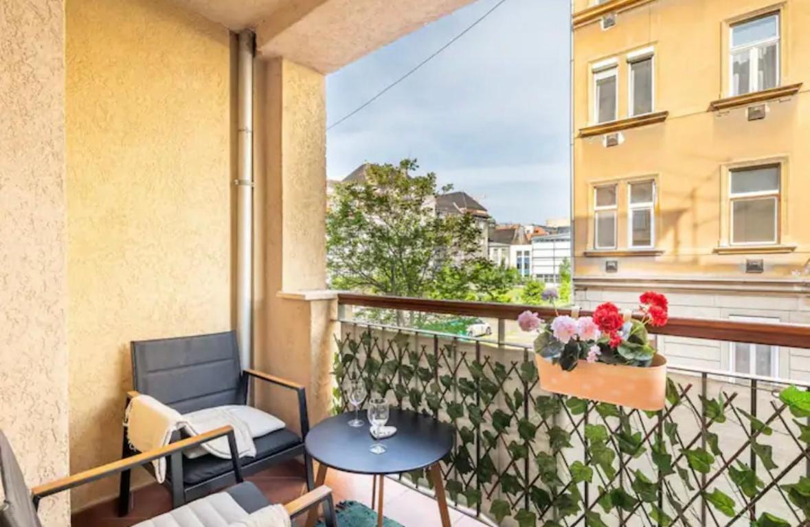 Aurora Residence Budapeste Exterior foto